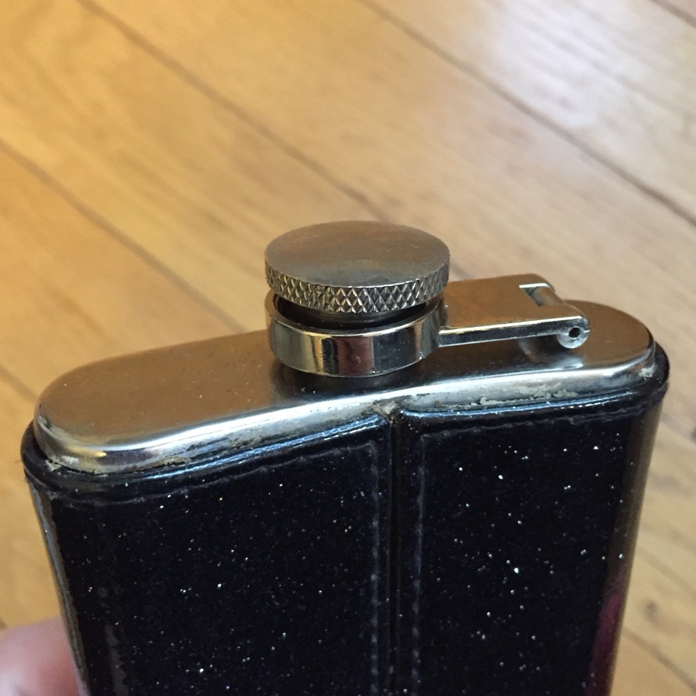 Paris Flask (5 oz) - Picture 3 of 4